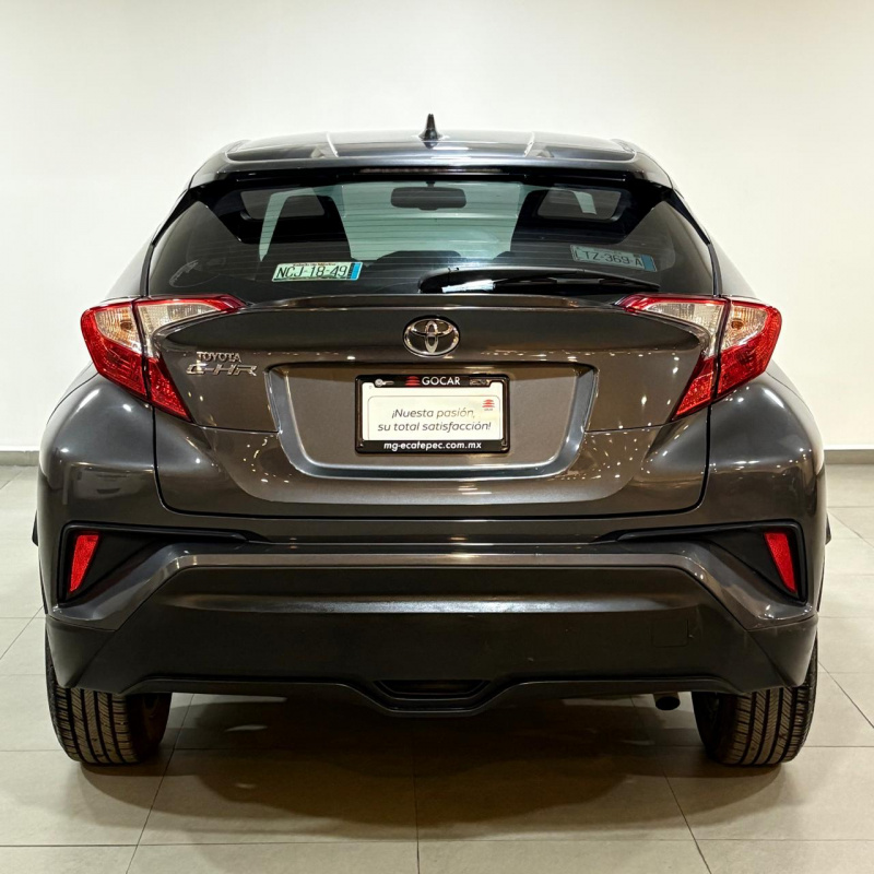 Toyota C-HR  5 pts. Base, CVT, a/ac. Aut., f. led, RA-17 2018